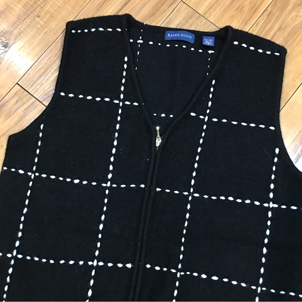 Vintage Karen Scott  soft wool blend cardigan sleeveless sweater vest Medium